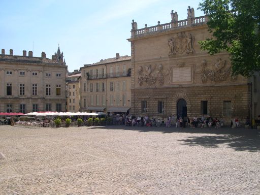  esplanade devant le palais des Papes